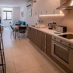 Apartament Modern Comfort - 2br Center Of St Julians & Paceville