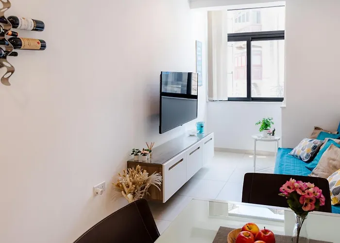 Modern Comfort - 2br Center Of St Julians & Paceville Apartment *