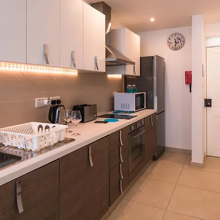 Modern Comfort - 2br Center Of St Julians & Paceville