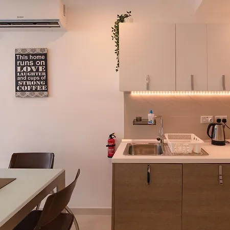 Modern Comfort - 2br Center Of St Julians & Paceville *